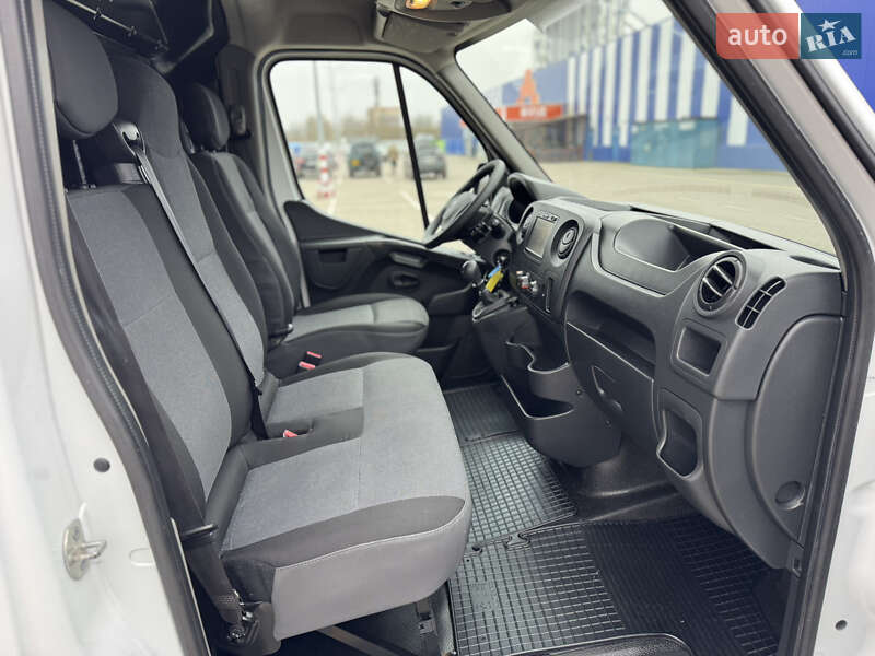 Вантажний фургон Renault Master 2019 в Дубні