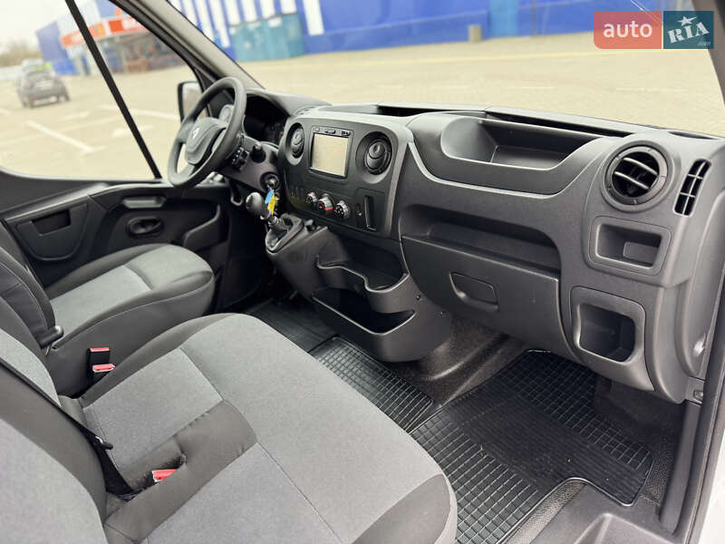 Вантажний фургон Renault Master 2019 в Дубні
