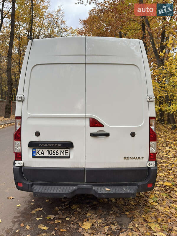 Грузовой фургон Renault Master 2015 в Киеве