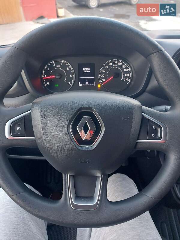 Грузовой фургон Renault Master 2021 в Млинове