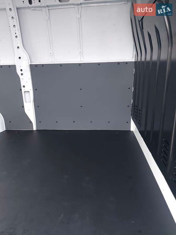 Грузовой фургон Renault Master 2021 в Млинове