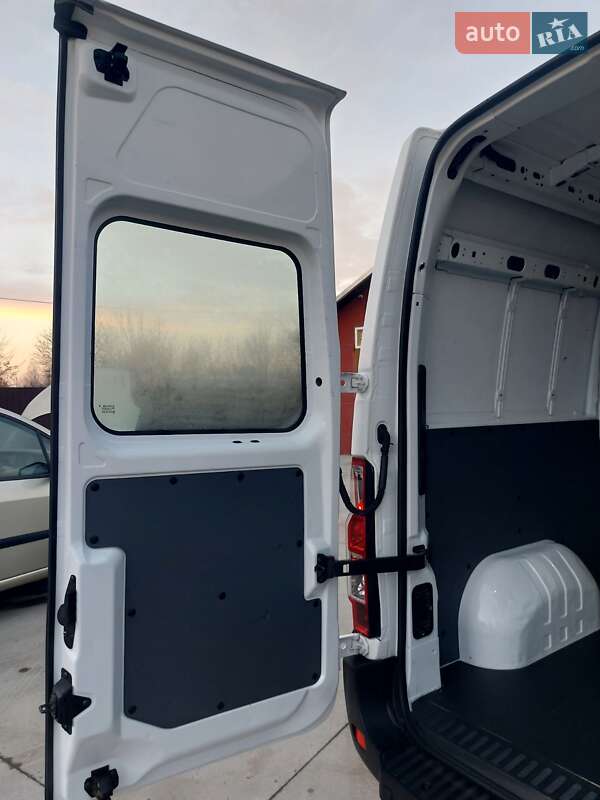 Грузовой фургон Renault Master 2021 в Млинове