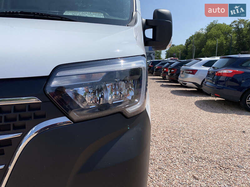Вантажний фургон Renault Master 2021 в Рівному