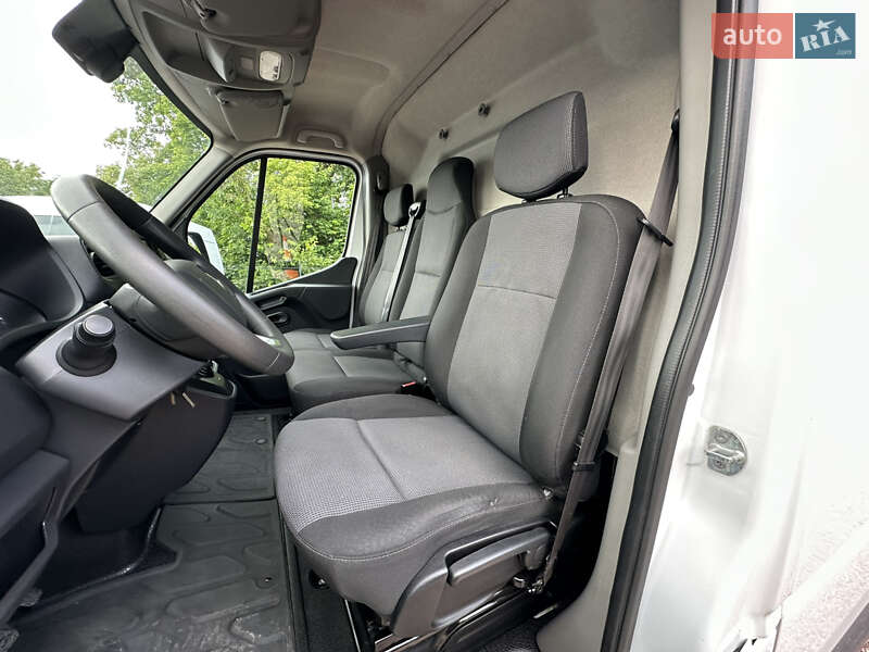 Вантажний фургон Renault Master 2021 в Рівному