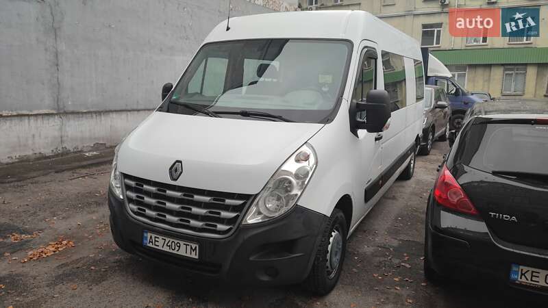 Вантажопасажирський фургон Renault Master 2012 в Дніпрі