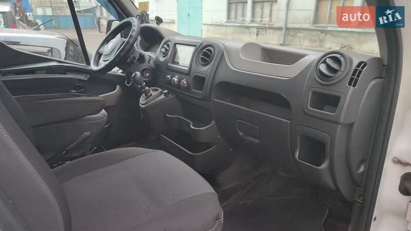 Вантажопасажирський фургон Renault Master 2012 в Дніпрі