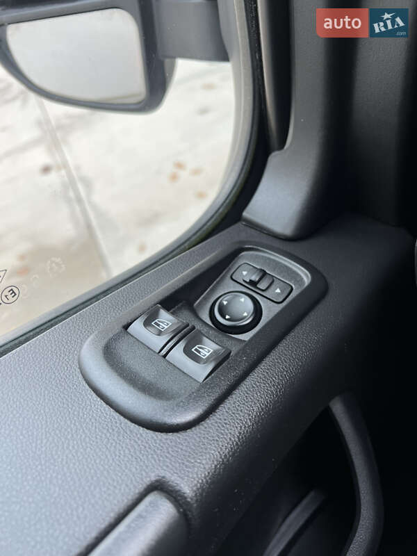 Вантажний фургон Renault Master 2022 в Луцьку
