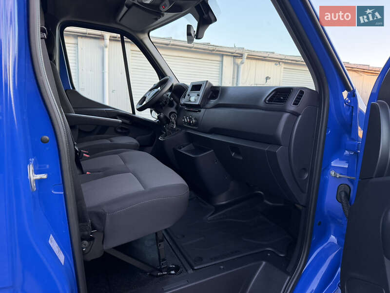 Вантажний фургон Renault Master 2022 в Дубні