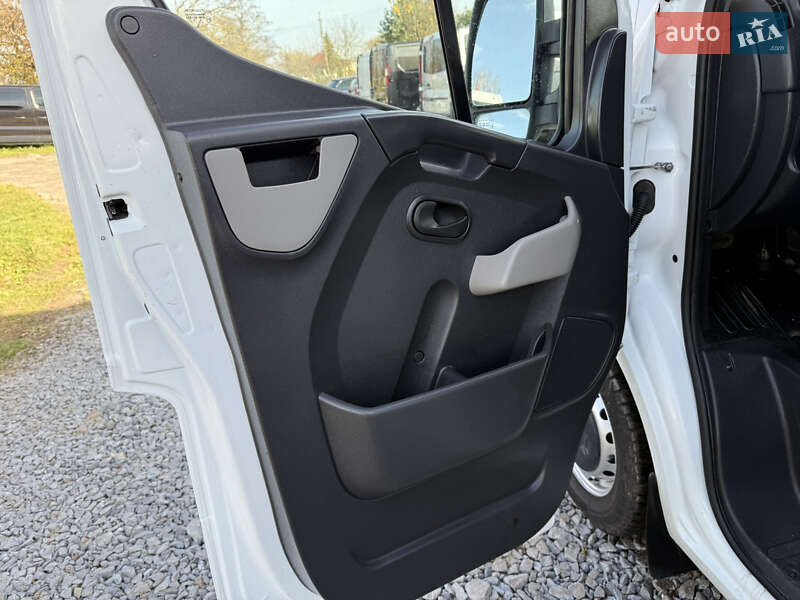 Грузовой фургон Renault Master 2017 в Дубно