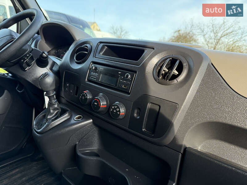 Грузовой фургон Renault Master 2017 в Дубно