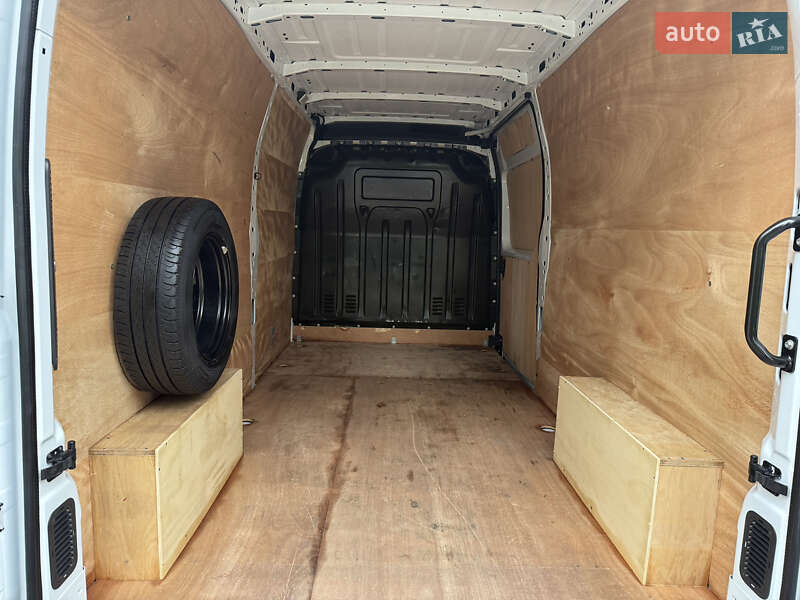 Грузовой фургон Renault Master 2023 в Дубно