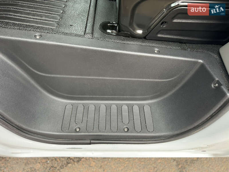 Грузовой фургон Renault Master 2021 в Киеве