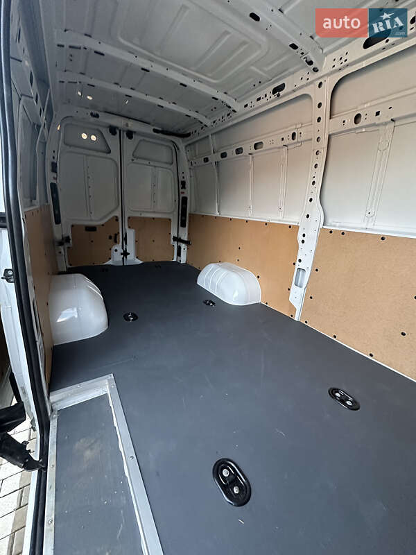 Грузовой фургон Renault Master 2018 в Луцке