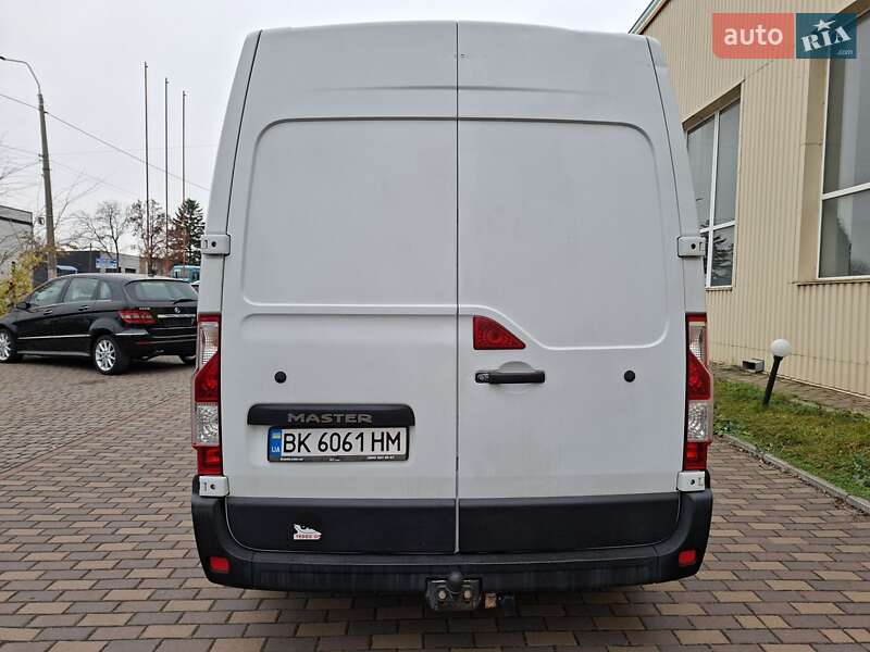 Грузовой фургон Renault Master 2012 в Ровно