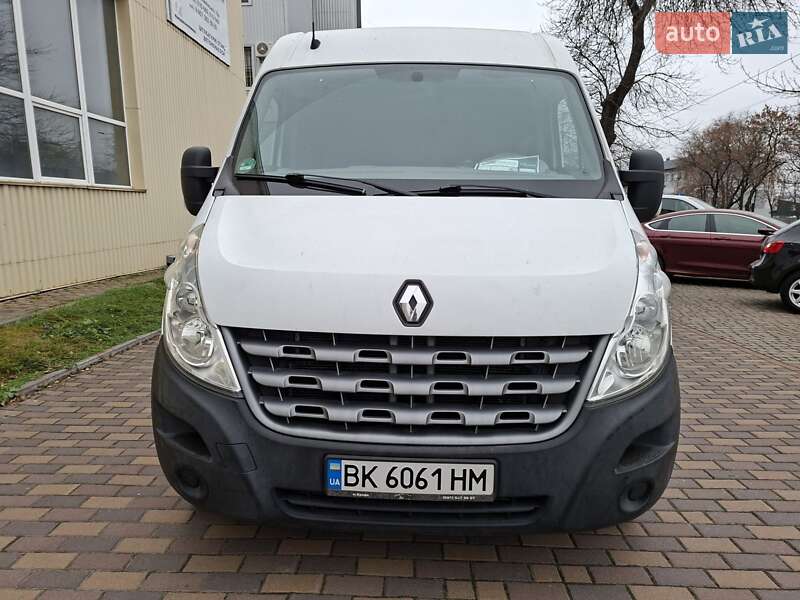 Грузовой фургон Renault Master 2012 в Ровно