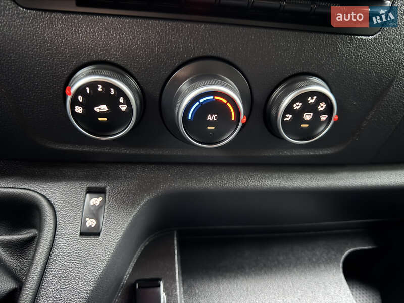 Грузовой фургон Renault Master 2021 в Корце