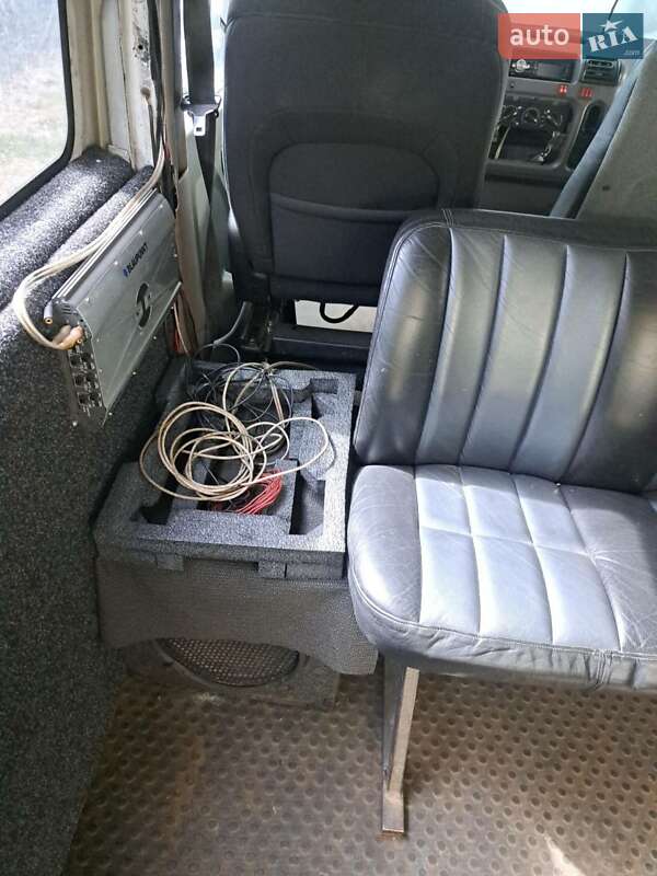 Вантажний фургон Renault Master 1998 в Ужгороді