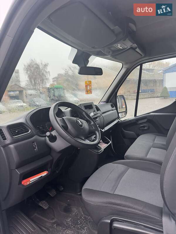 Вантажний фургон Renault Master 2022 в Умані