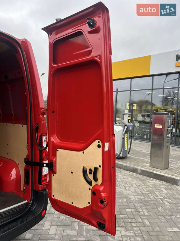 Вантажний фургон Renault Master 2023 в Дніпрі