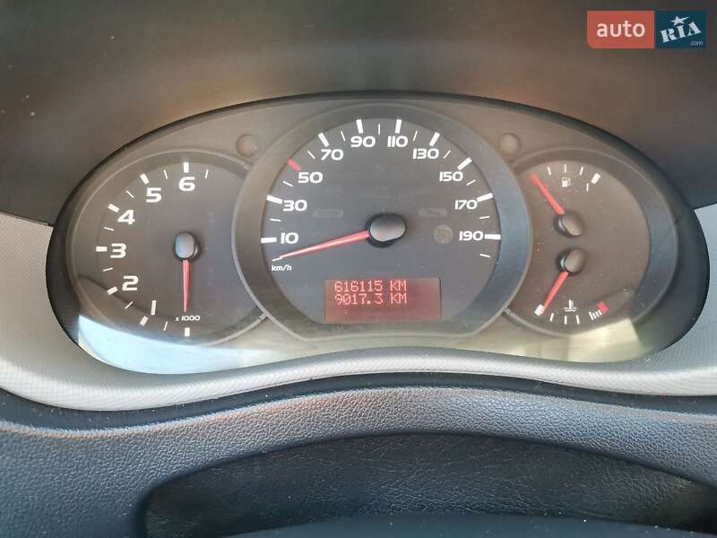 Евакуатор Renault Master 2012 в Львові