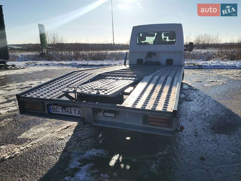 Евакуатор Renault Master 2012 в Львові