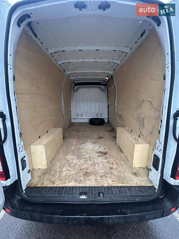 Вантажний фургон Renault Master 2016 в Ковелі