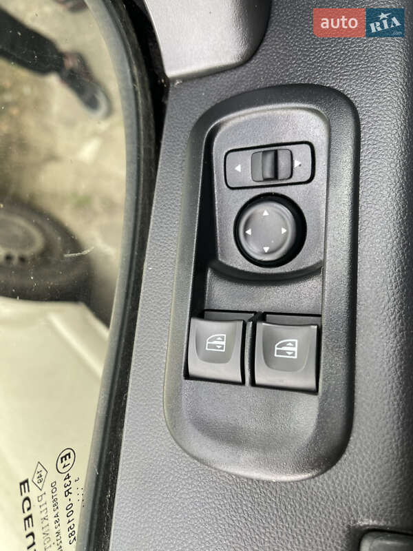 Мікроавтобус вантажний (до 3,5т) Renault Master 2023 в Миколаєві