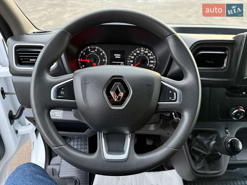 Грузовой фургон Renault Master 2023 в Дубно