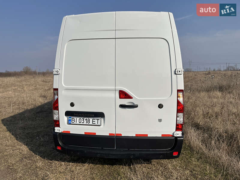 Вантажний фургон Renault Master 2017 в Миргороді