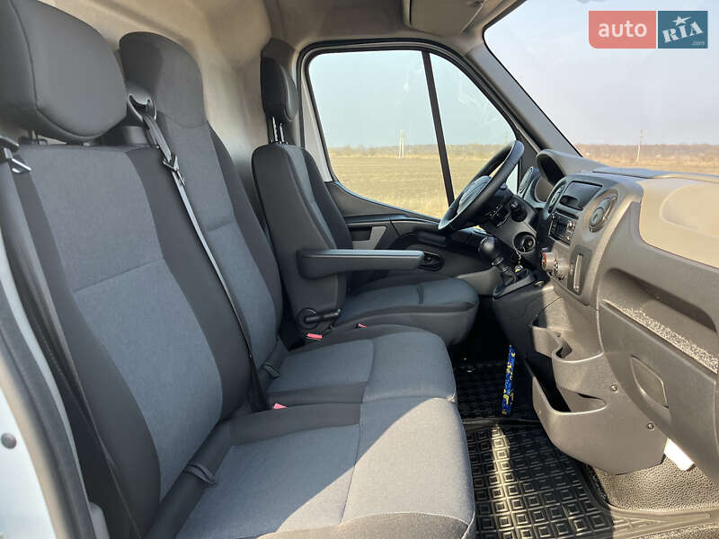 Вантажний фургон Renault Master 2017 в Миргороді
