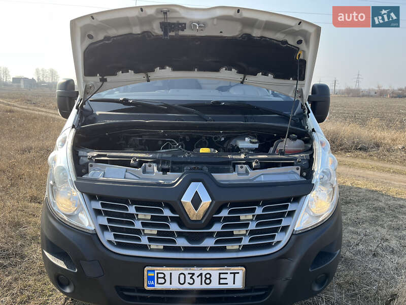 Вантажний фургон Renault Master 2017 в Миргороді