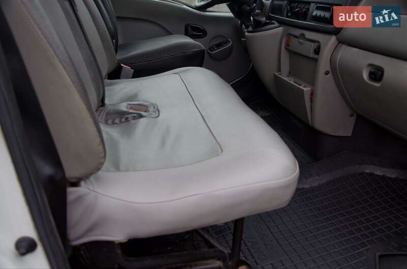 Грузовой фургон Renault Master 2007 в Сарнах