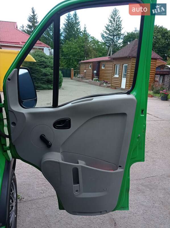 Вантажний фургон Renault Master 2006 в Долинській