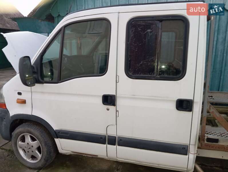 Евакуатор Renault Master 2006 в Чернівцях
