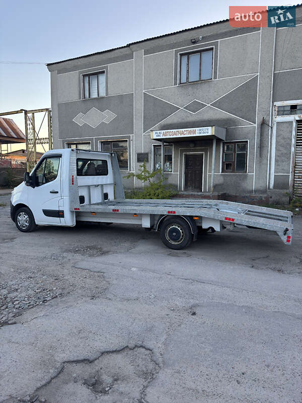 Эвакуатор Renault Master 2013 в Коростышеве