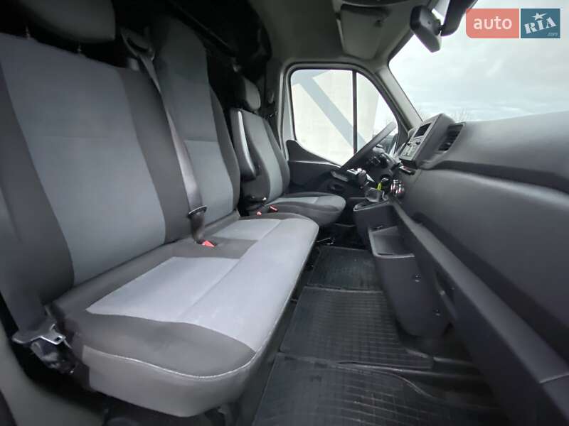 Грузовой фургон Renault Master 2022 в Киеве