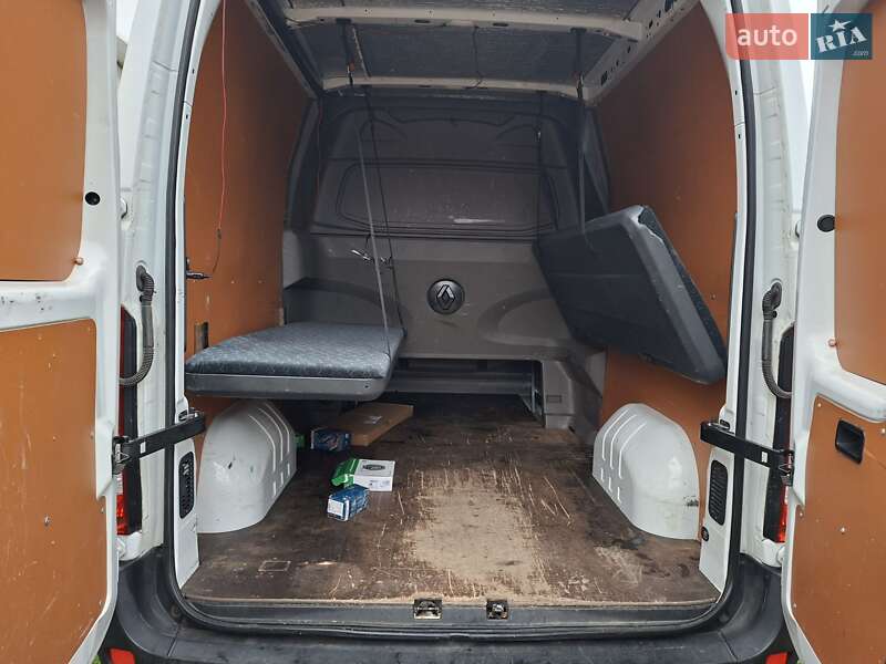 Грузовой фургон Renault Master 2012 в Ровно
