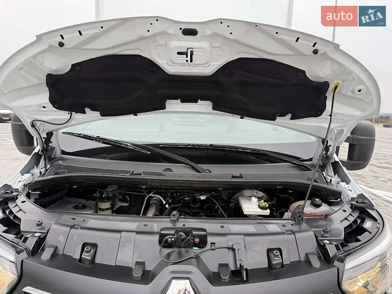 Грузовой фургон Renault Master 2022 в Дубно