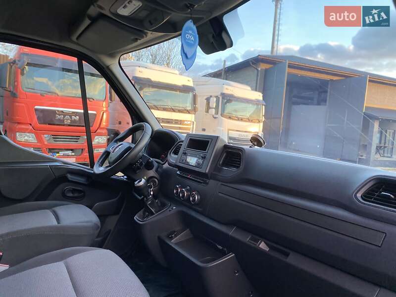 Тентованый Renault Master 2022 в Хусте