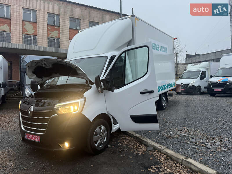 Вантажний фургон Renault Master 2022 в Рівному
