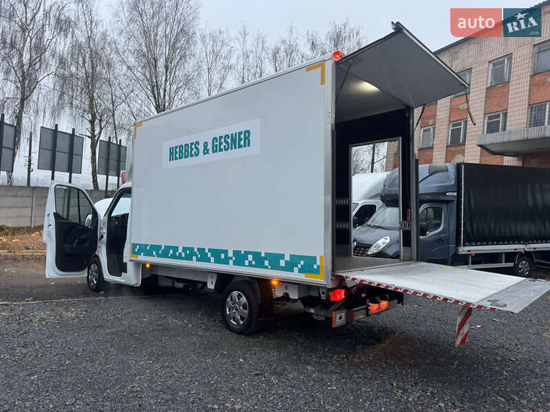 Вантажний фургон Renault Master 2022 в Рівному