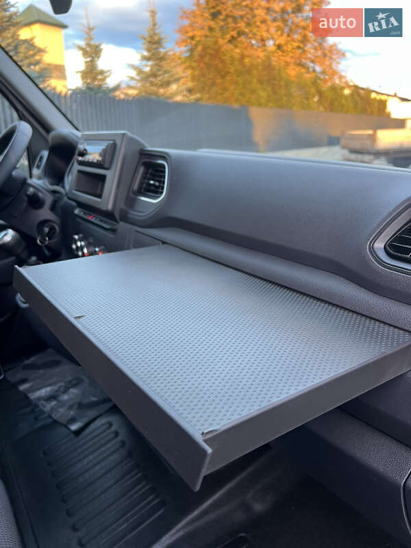 Вантажний фургон Renault Master 2021 в Луцьку