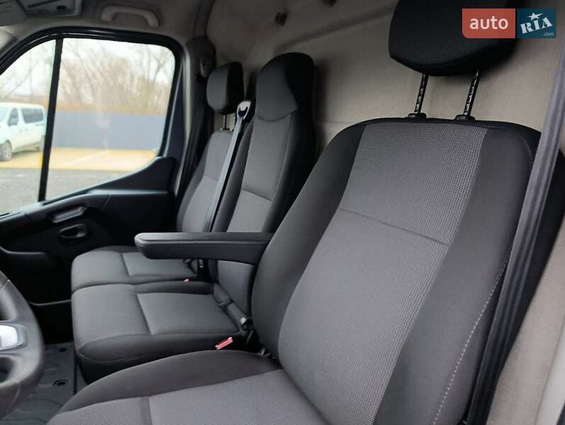 Вантажний фургон Renault Master 2022 в Ковелі
