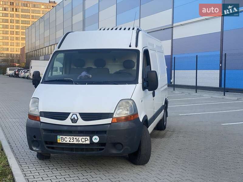 Вантажний фургон Renault Master 2007 в Яворові