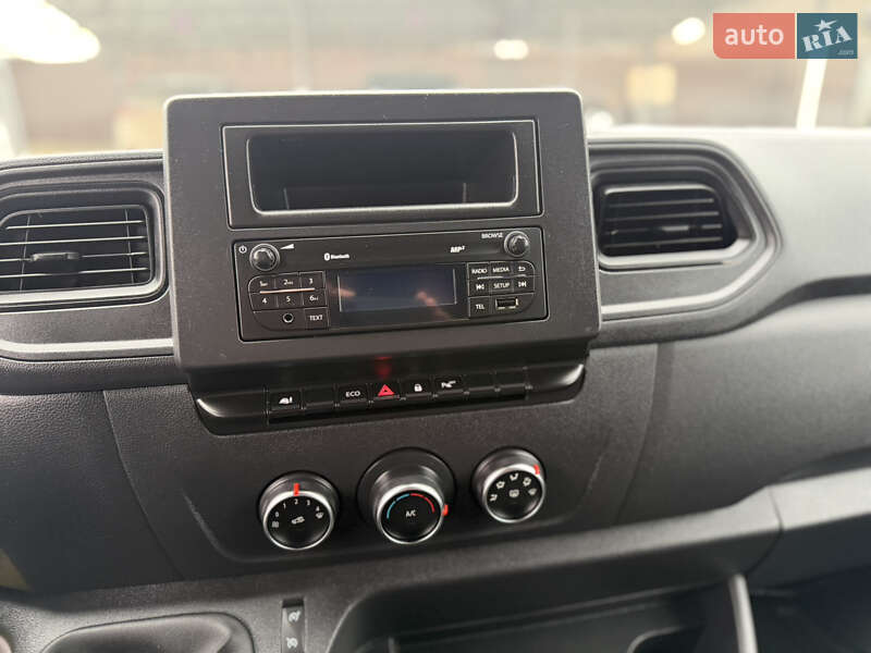 Вантажний фургон Renault Master 2022 в Дубні