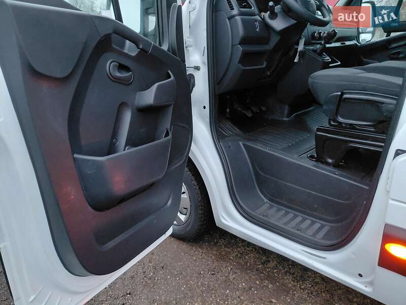 Вантажний фургон Renault Master 2023 в Івано-Франківську