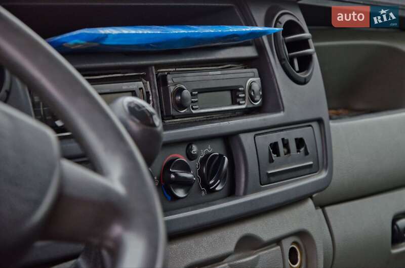 Вантажний фургон Renault Master 2006 в Сарнах