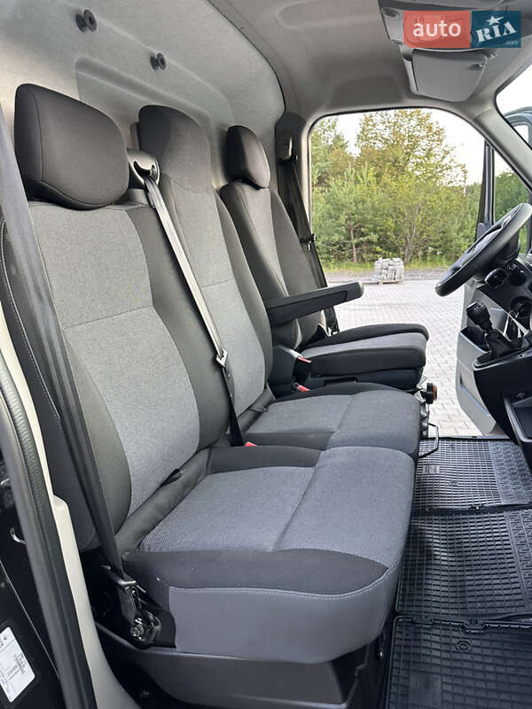 Вантажний фургон Renault Master 2022 в Ковелі