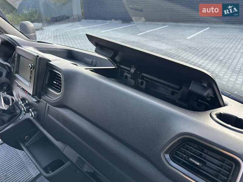 Вантажний фургон Renault Master 2022 в Ковелі