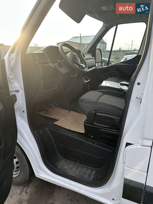 Вантажний фургон Renault Master 2020 в Долині